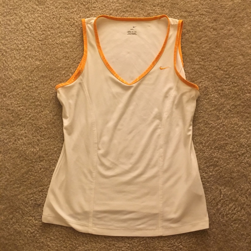 Medium New Nike tank